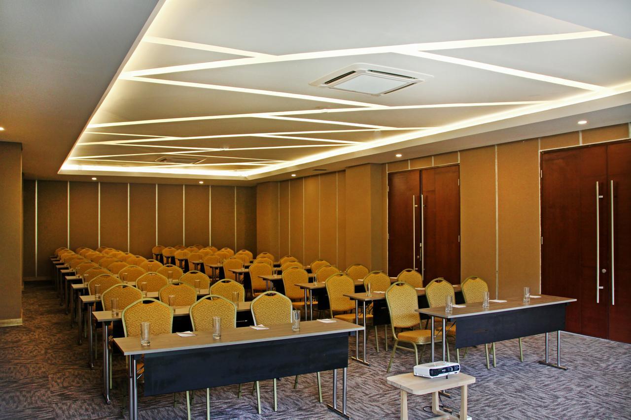 Famvida Hotel Lubuklinggau Luaran gambar